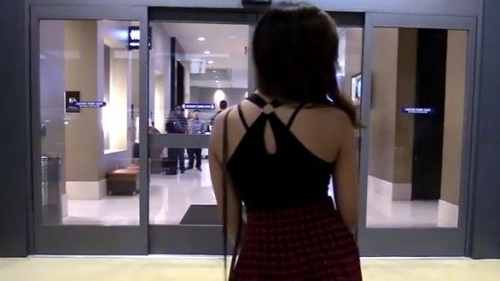 O tânără a înnebunit pe toată lumea. Cum s-a dus îmbrăcată la mall 