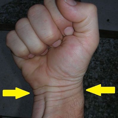 Privește atent încheietura mâinii! Ai mai mult de două linii acolo? Nu ignora. Uite ce înseamnă