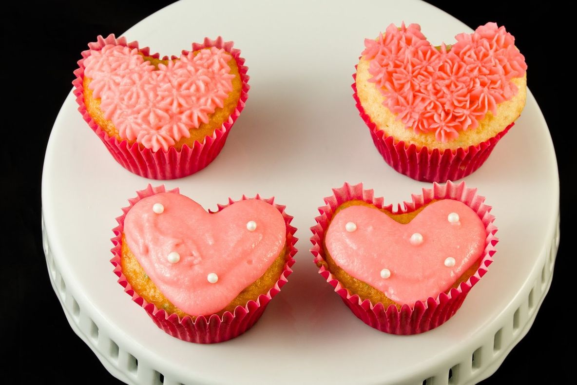 Ziua Îndrăgostiţilor - 2016. Reţetă rapidă de brioşe în formă de inimioare 