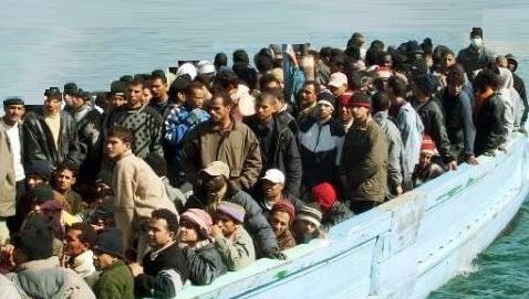 Primii refugiați impuși de UE ajung în România luna viitoare 