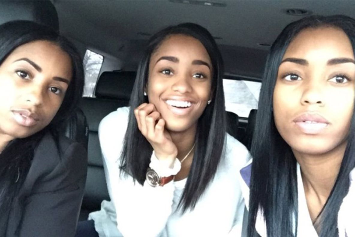 Ghiceşte care e mama din poză. Selfie-ul care te pune la încercare 