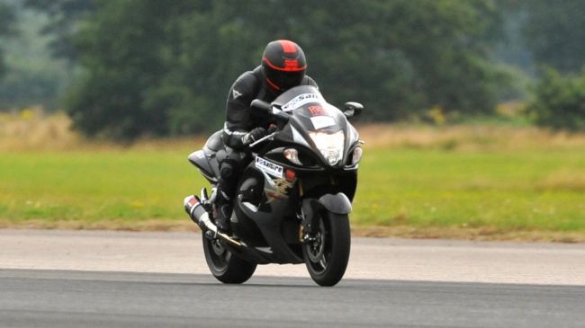 Motociclist căutat de poliţiştii de la Rutieră. Ce a făcut când a fost tras pe dreapta