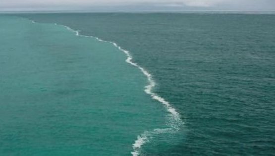 Minunea din Quran. Două oceane se întâlnesc şi nu se amestecă