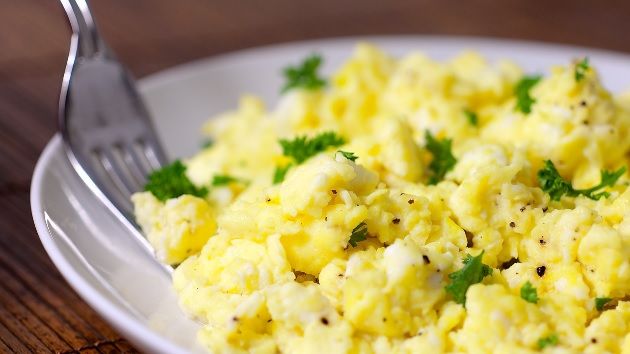 De ce nu este bine să pui lapte în omletă