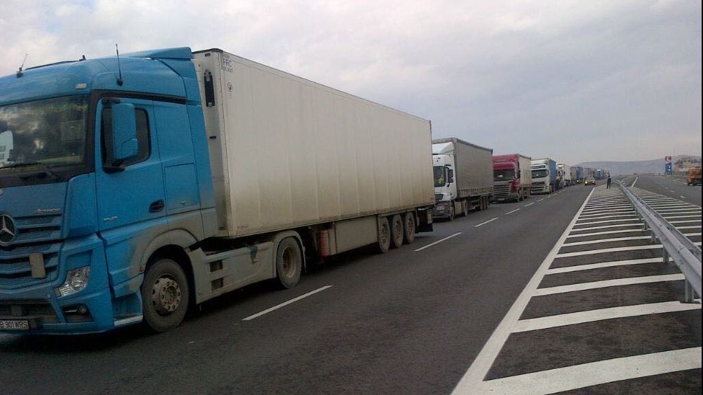 Peste 750 de camioane românești, blocate în Grecia și Bulgaria! Se cere intervenția lui Costescu