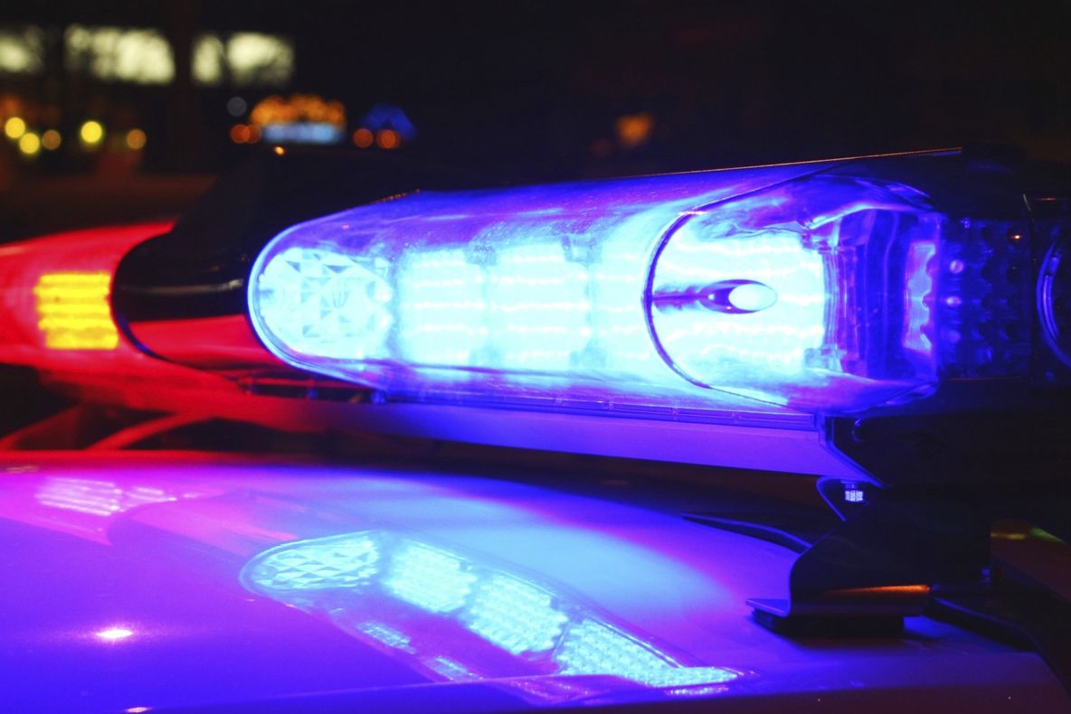 Presupus terorist, împuşcat mortal de poliţişti în New York. Ataca trecători cu un cuţit, pe stradă