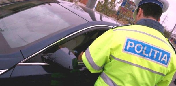 Poliţiştii l-au oprit la Pasajul Băneasă, depăşise viteza. Au ÎNGHEŢAT când au văzut cine e şoferul