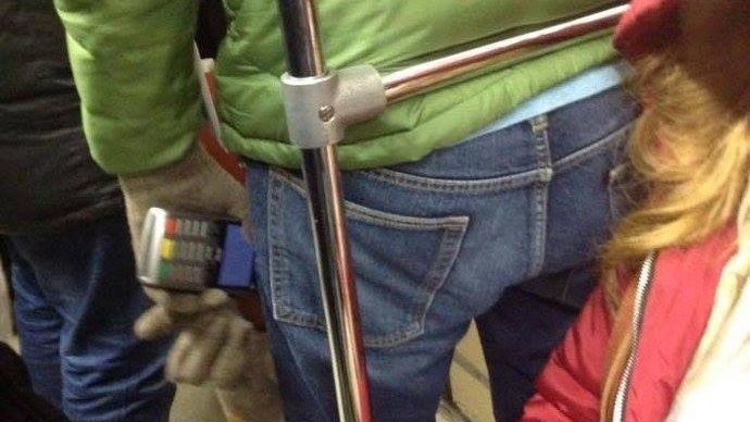 Postarea de pe Facebook care dă fiori clienţilor cu carduri contactless 