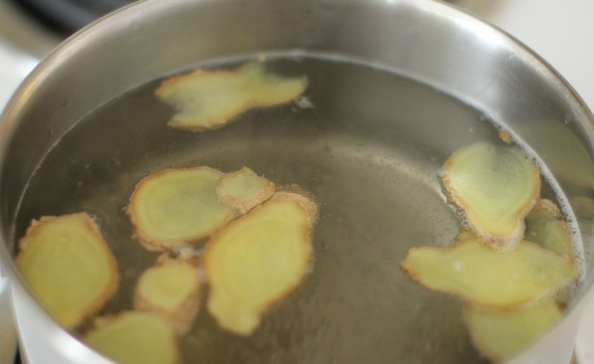 Rețeta cu trei ingrediente care te poate scăpa de grăsimea de pe vasele de sânge 