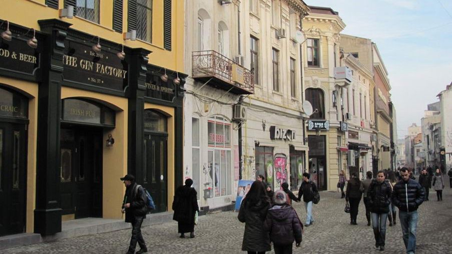 Masca ar putea deveni obligatorie în Centrul Vechi din București