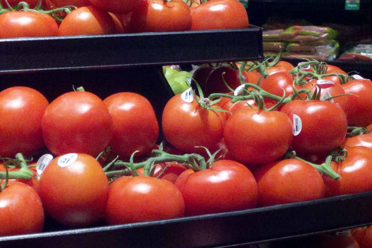 S-au găsit pesticide în roșii. Lotul a fost retras de pe piață