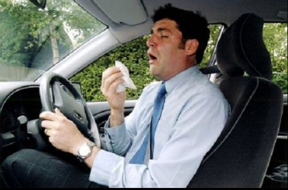 Obiceiul banal care poate agrava răceala. Mulți cred că îi ajută să scape de boală