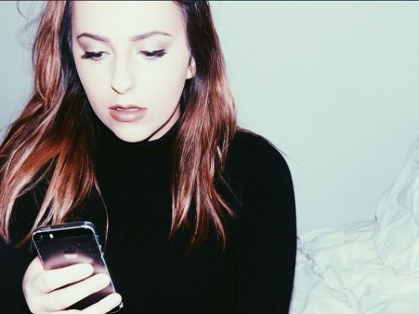 I-a cerut să îi trimită fotografii nud, dar ce a făcut tânăra întrece orice imaginaţie!