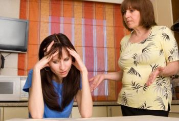 Cum să te înţelegi cu soacra. Sfaturi în funcţie de zodie