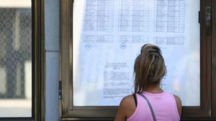Simulare Bacalaureat. Elevii susţin astăzi simularea la Matematică. Subiecte şi barem
