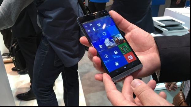 Hewlett Packard lansează un smartphone care ține loc și de laptop și de desktop
