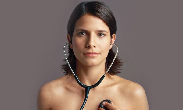 Legătura dintre sânii unei femei și inventarea stetoscopului. Te va surprinde!
