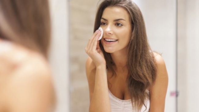 Cel mai bun demachiant natural: îl prepari acasă, din două ingrediente   