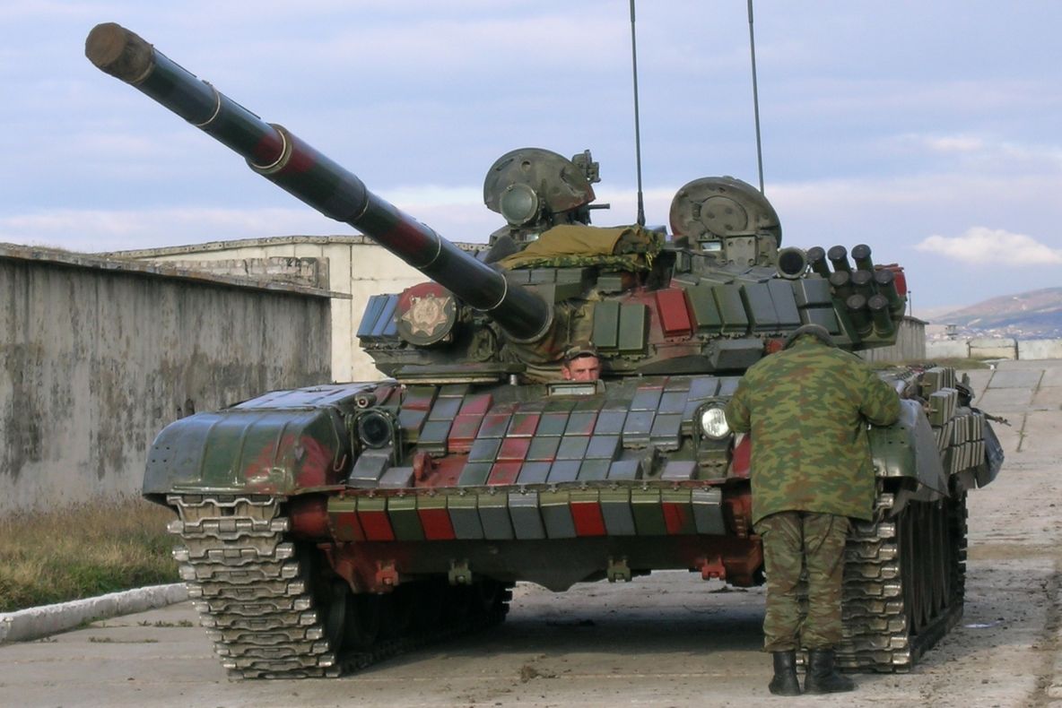 Ruşii se pregătesc de război. Au inventat Lada cu şenile de tanc