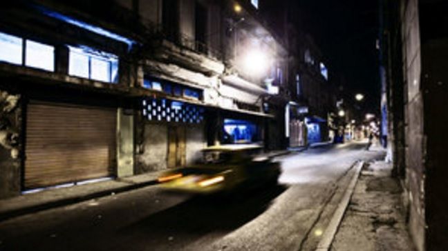 Mergea cu taxiul, când a oprit pe o stradă întunecată. Ce a făcut şoferul a şocat-o! A apucat să...