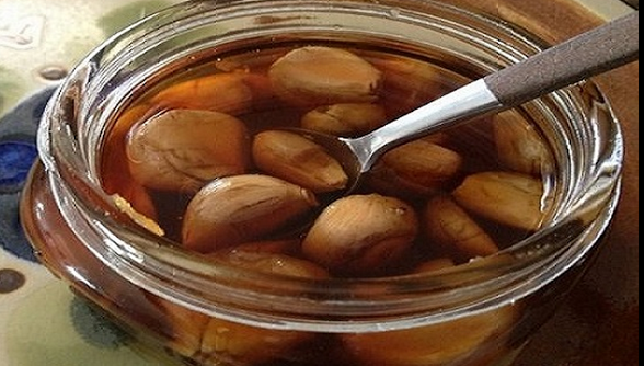 A amestecat usturoi cu miere și a obținut cel mai puternic remediu împotriva unei boli comune