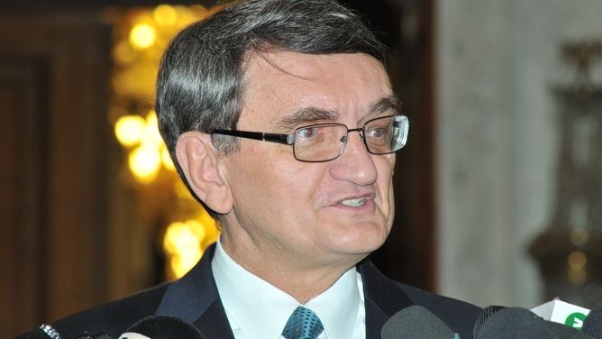 Avocatul Poporului, dat în judecată pentru că nu a contestat alegerea primarilor într-un singur tur