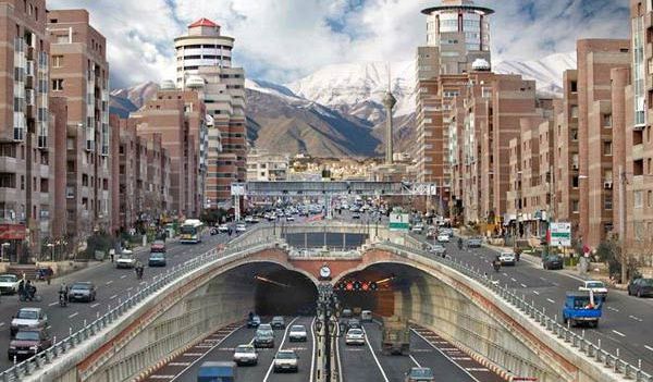 Un important diplomat, mort după ce a căzut de la etajul 18 al clădirii în care locuia