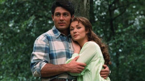 Îl mai ţii minte pe Fernando Colunga din "Esmeralda"? Uite cum arată la 50 de ani