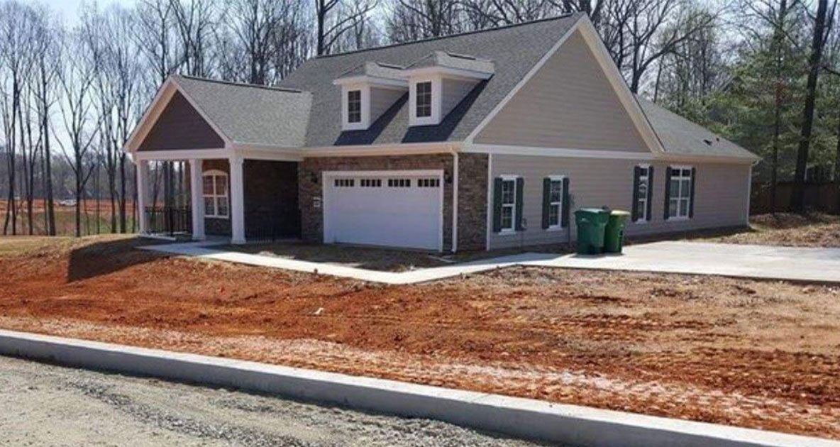 Imediat ce Google Street a surprins această casă, imaginea a ajuns virală! De ce locuinţa e ciudată