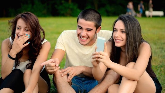 1 APRILIE. Cum a apărut Ziua Păcălelilor şi cum o "sărbătoresc" alte ţări