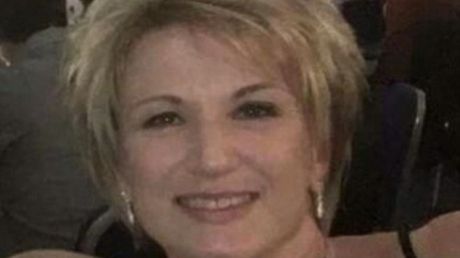 Îşi aştepta soţul să se întoarcă din delegaţie. A deschis televizorul şi a avut un şoc 