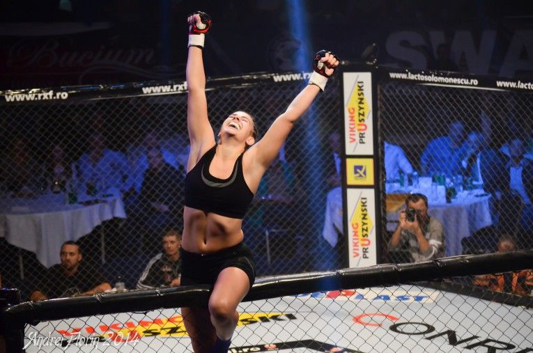 Cristina Stanciu, primul sportiv român care intră în cușca UFC, cea mai mare promoție de MMA