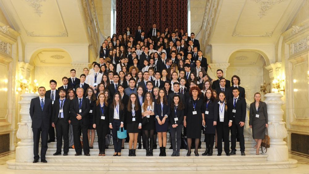 Ambasador Astăzi. A 5-a ediţie a Conferinţei Lauder de diplomaţie şi afaceri pentru elevii de liceu