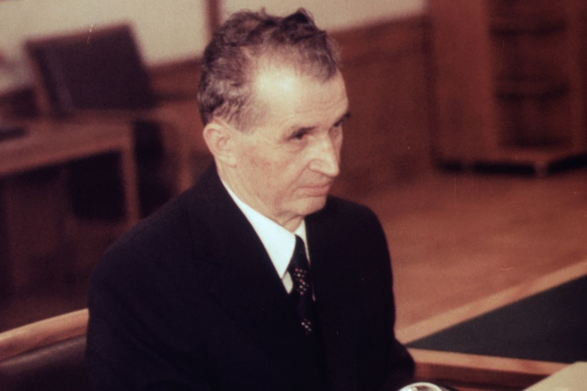 Maşina lui Nicolae Ceauşescu, scoasă la licitaţie în Irlanda în scopuri caritabile