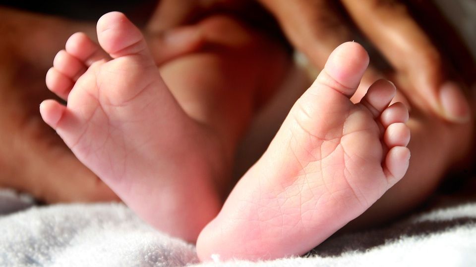 Tulburătorul caz al mamei care nu a citit eticheta unui produs. Ce i s-a întâmplat bebeluşului