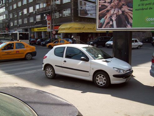 A parcat pe un loc nepermis. A doua zi, a găsit un bilet. L-a citit și a intrat în pământ de rușine