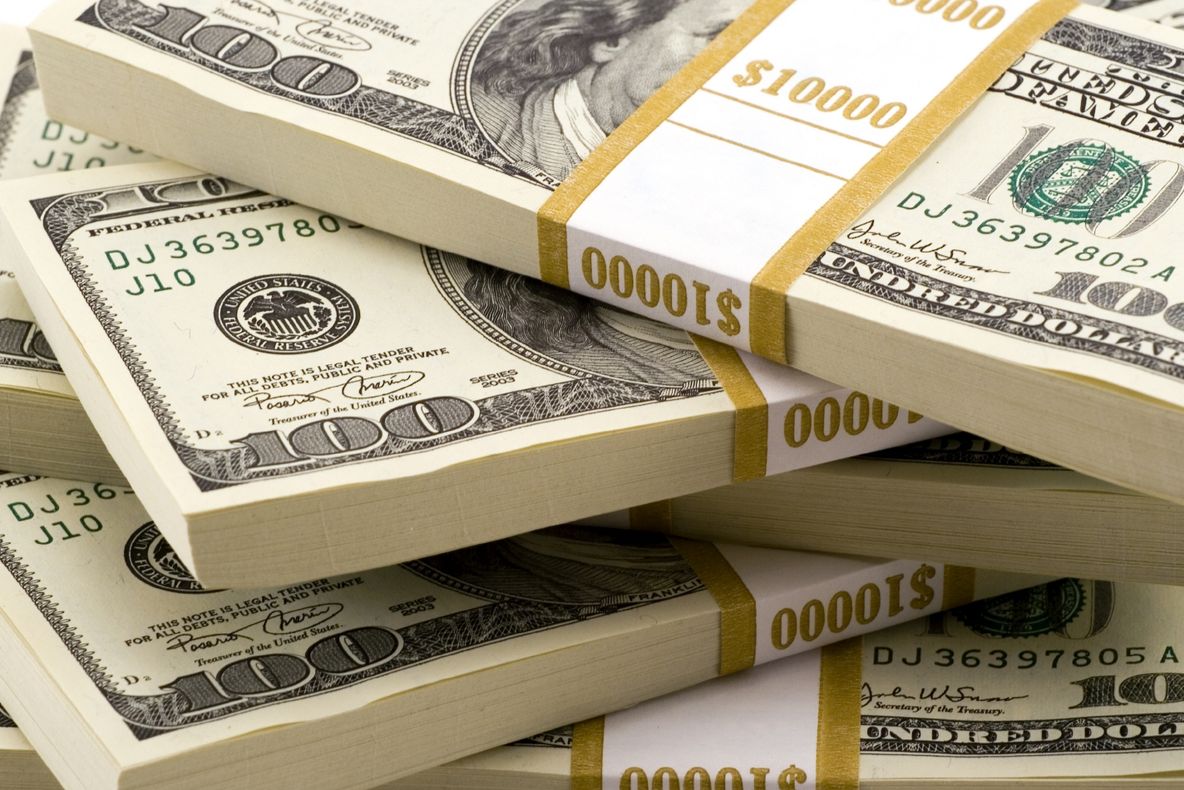 O fetiță a furat 5000 de dolari de la tatăl ei. Când a spus pentru ce sunt banii, toți au încremenit