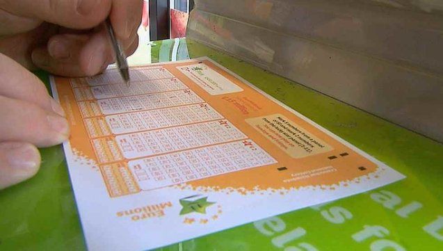 A aflat că a câştigat la Loto şi a început să-şi cumpere obiecte scumpe. Deznodământul e incredibil