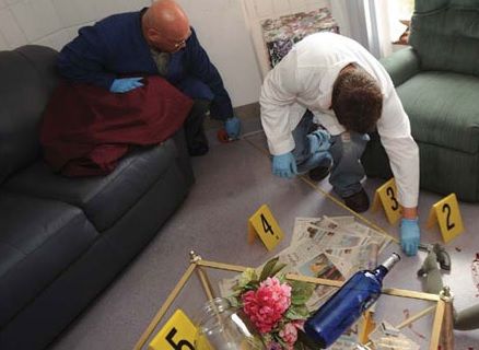 Şi-a ucis sora cu 140 de lovituri de cuţit. Şi nu s-a oprit aici! Au înlemnit când au aflat motivul