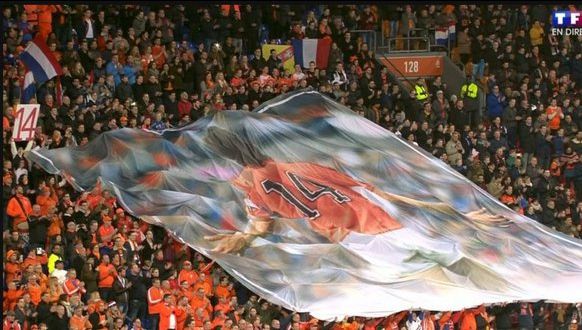 Moment unic în minutul 14 al amicalului Olanda - Franţa. Ce s-a întâmplat pe stadion