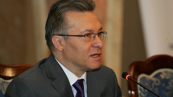 Diaconescu, despre vizita lui Obama în Cuba: Cel mai puternic om al lumii și-a ținut singur umbrela!