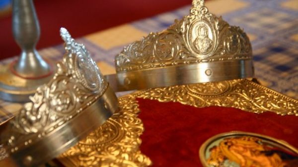 Cum îţi dai seama dacă ai cununiile legate. Vezi dacă te vei căsători vreodată sau nu