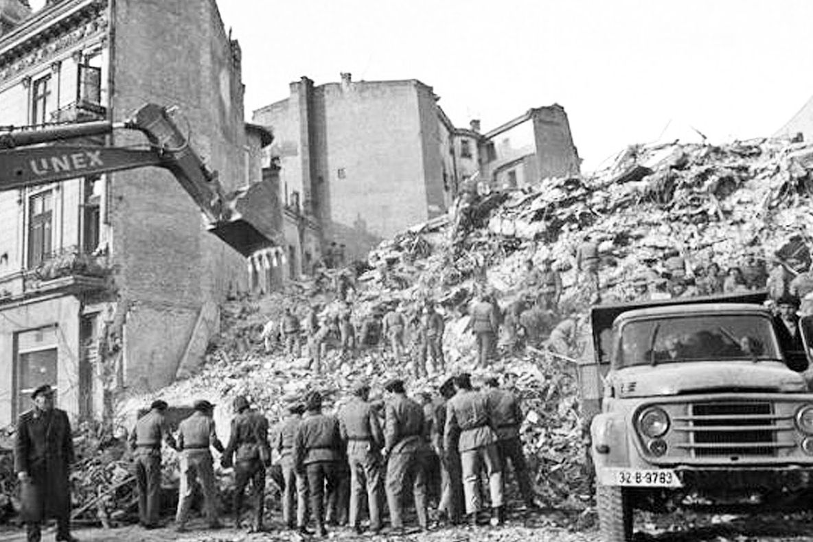Zi neagră pentru România: 39 de ani de la cutremurul din 1977. Atunci, 1500 de oameni au murit 