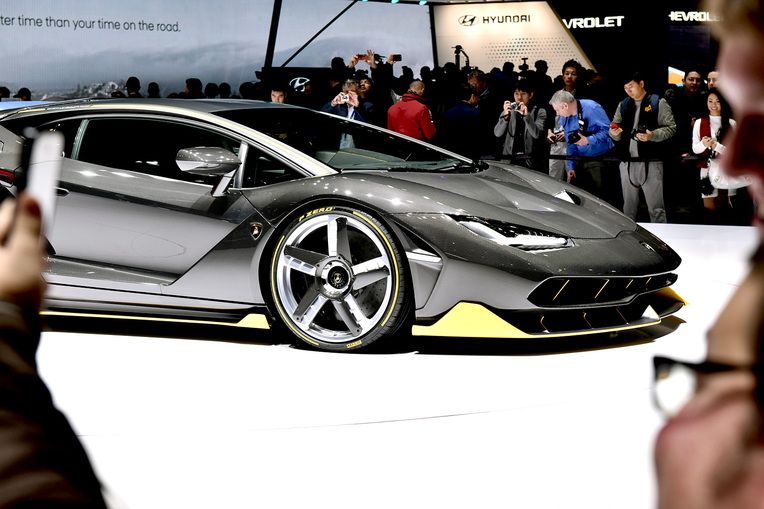 Noua super maşină de 2 milioane de dolari. Stoc epuizat în doar câteva ore 