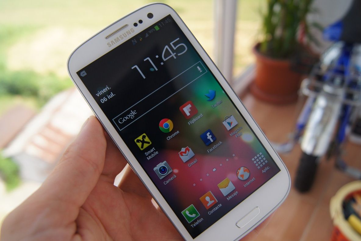 eMAG – 8 telefoane foarte puternice care costa sub 1.000 de lei, dupa reducere