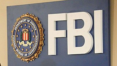 Românul ar fi fabricat legitimaţii similare cu cele ale FBI şi CIA. Ce au decis autorităţile SUA