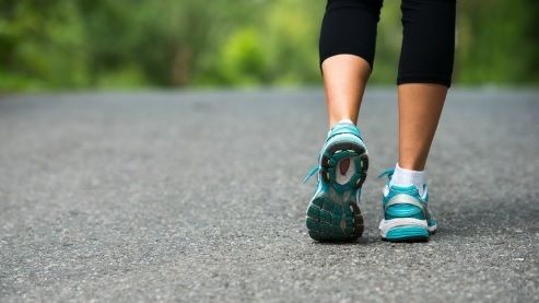 Cât trebuie să mergi pe jos ca să slăbeşti 