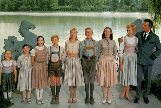 Atunci şi acum. Ce fac, în prezent, copiii din "Sunetul muzicii"? Transformările, ULUITOARE!