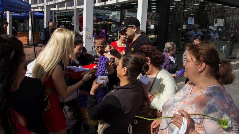 Româncele felicitate de 8 Martie de Ironman 