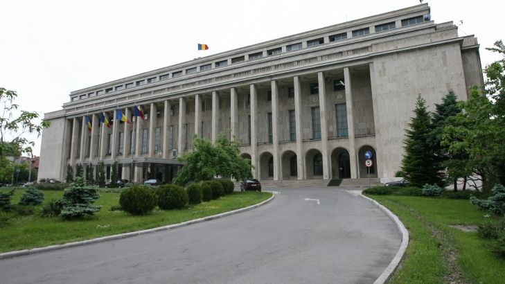 Transport de lux pentru angajaţii de la Palatul Victoria.Cioloș trimite Corpul de control la RA-APPS